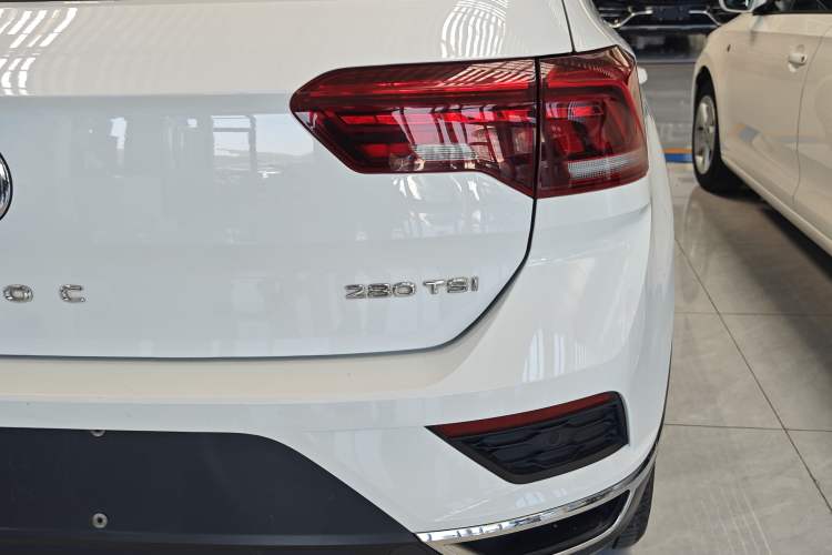 Used Volkswagen T-ROC 2020 280TSI DSG Two-Wheel Drive Comfort Version Exterior 3