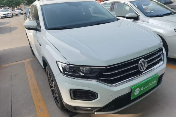 Used Volkswagen T-ROC 2020 280TSI DSG Two-Wheel Drive Comfort Version Front Right 45 Deg