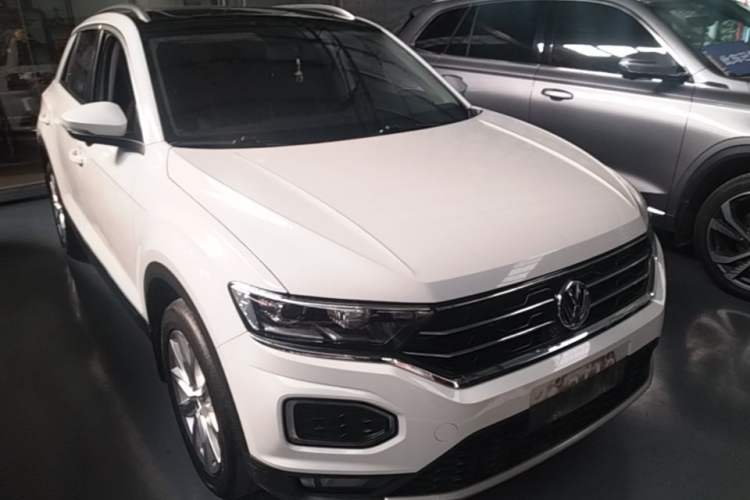 Used Volkswagen T-ROC 2020 280TSI DSG Two-Wheel-Drive Elite Version Front Right 45 Deg