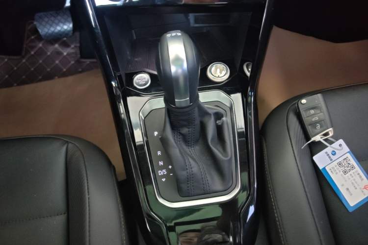 Used Volkswagen T-ROC 2020 280TSI DSG Two-Wheel Drive Comfort Version Gear Lever