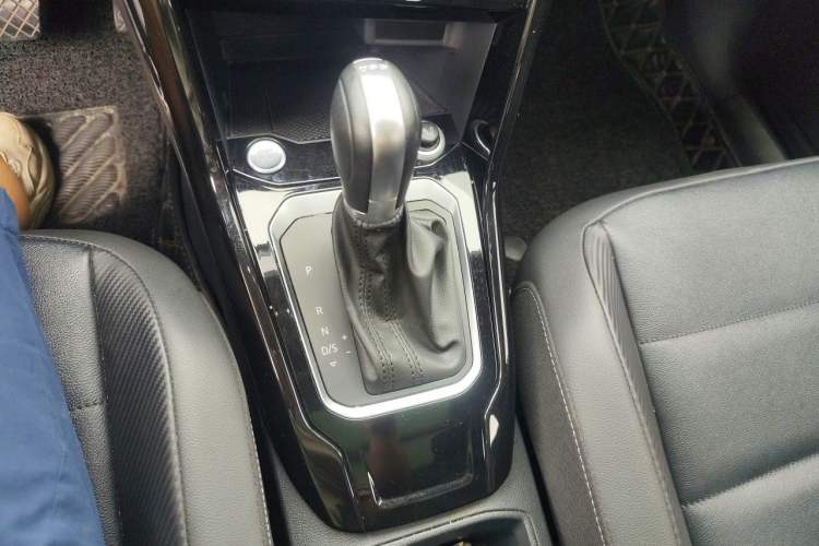 Used Volkswagen T-ROC 2020 280TSI DSG Two-Wheel Drive Comfort Version Gear Lever