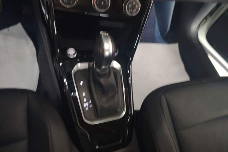 Used Volkswagen T-ROC 2020 280TSI DSG Two-Wheel Drive Comfort Version Gear Lever