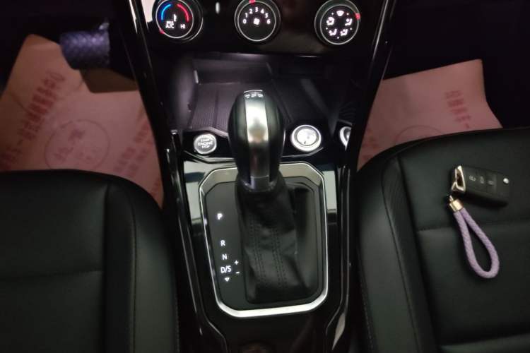 Used Volkswagen T-ROC 2020 280TSI DSG Two-Wheel Drive Comfort Version Gear Lever