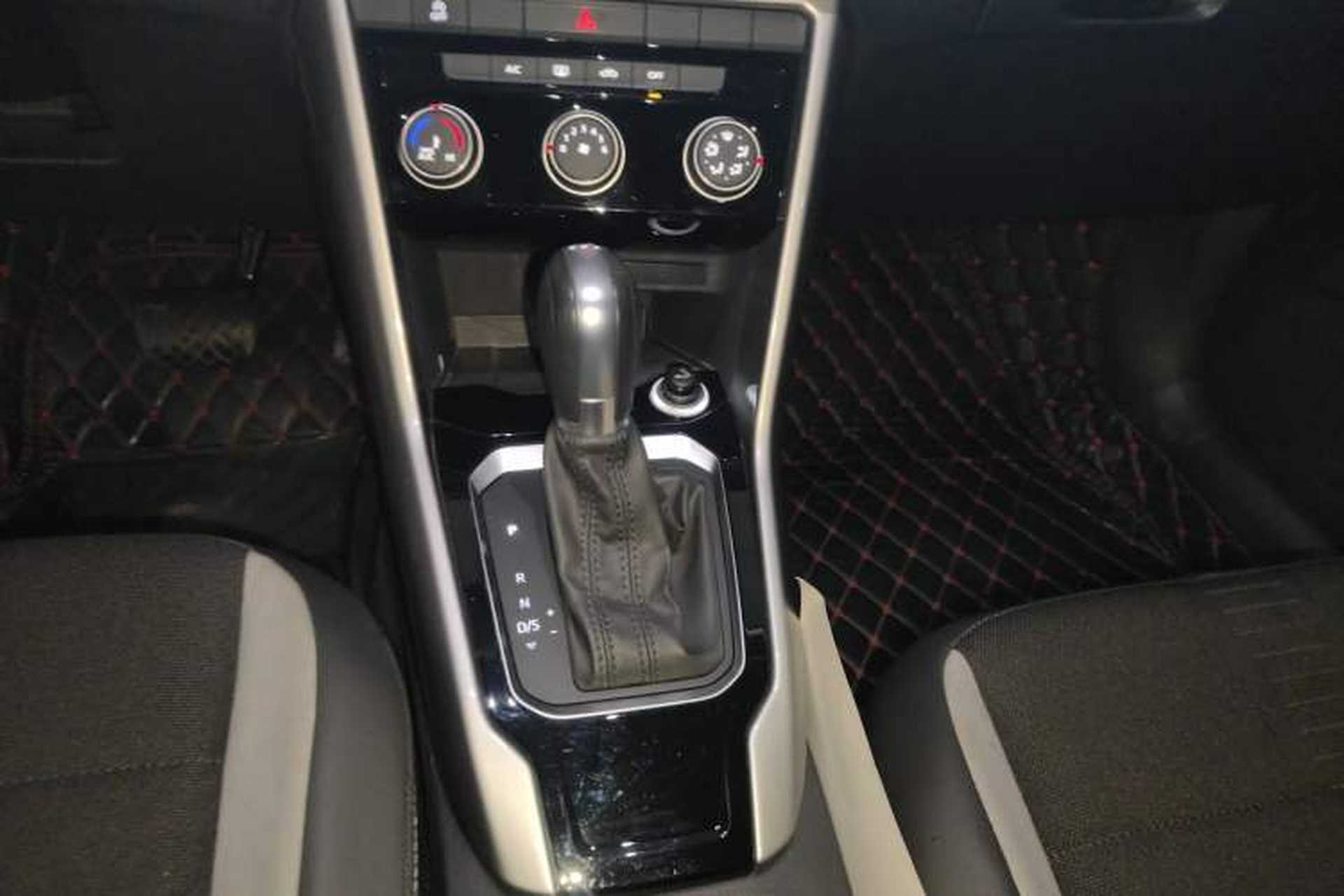 Used Volkswagen T-ROC 2020 230TSI DSG Two-Wheel Drive Advanced Version Gear Lever