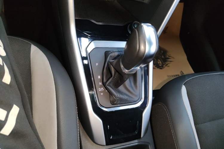 Used Volkswagen T-ROC 2020 230TSI DSG Two-Wheel Drive Advanced Version Gear Lever