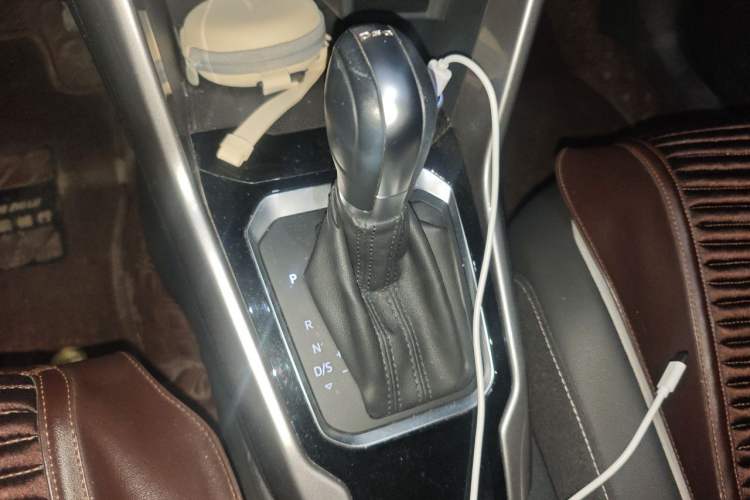 Used Volkswagen T-ROC 2020 280TSI DSG Two-Wheel-Drive Elite Version Gear Lever