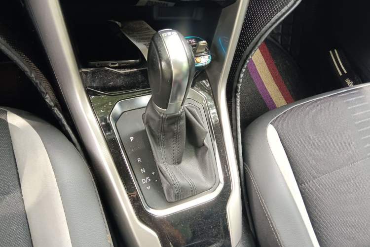 Used Volkswagen T-ROC 2020 280TSI DSG Two-Wheel Drive Advanced Version Gear Lever