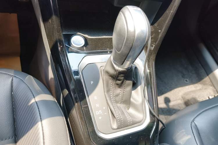 Used Volkswagen T-ROC 2020 280TSI DSG Two-Wheel Drive Comfort Version Gear Lever