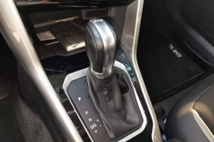 Used Volkswagen T-ROC 2020 230TSI DSG Two-Wheel Drive Advanced Version Gear Lever