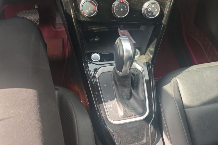 Used Volkswagen T-ROC 2020 280TSI DSG Two-Wheel Drive Comfort Version Gear Lever