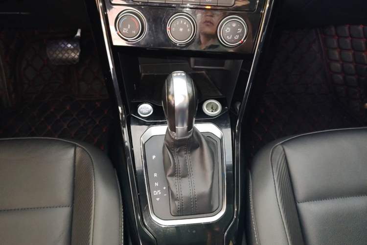 Used Volkswagen T-ROC 2020 280TSI DSG Two-Wheel Drive Comfort Version Gear Lever