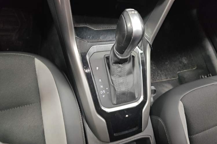 Used Volkswagen T-ROC 2020 280TSI DSG Two-Wheel Drive Advanced Version Gear Lever