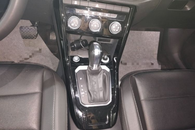 Used Volkswagen T-ROC 2020 280TSI DSG Two-Wheel Drive Comfort Version Gear Lever