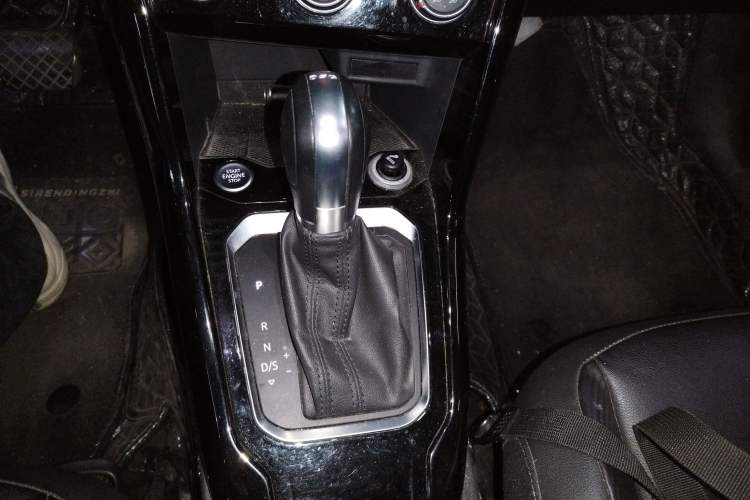 Used Volkswagen T-ROC 2020 280TSI DSG Two-Wheel Drive Comfort Version Gear Lever