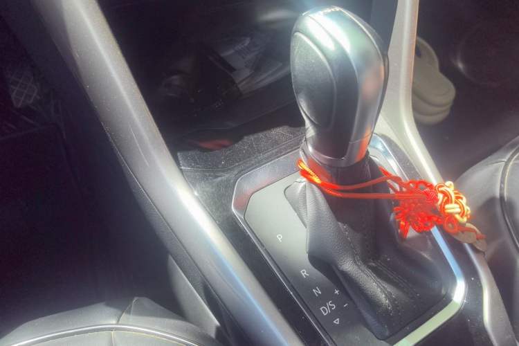 Used Volkswagen T-ROC 2020 230TSI DSG Two-Wheel Drive Advanced Version Gear Lever