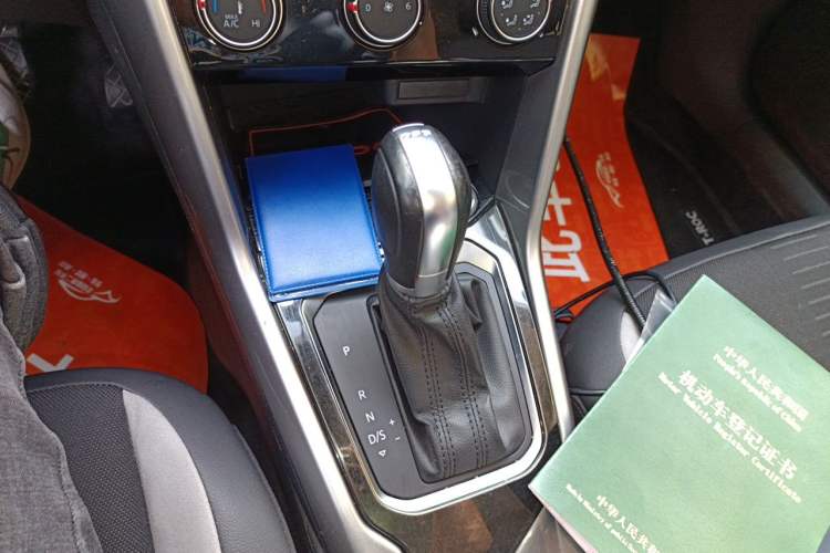 Used Volkswagen T-ROC 2020 230TSI DSG Two-Wheel Drive Advanced Version Gear Lever