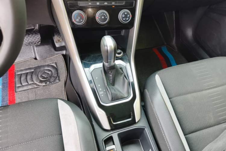 Used Volkswagen T-ROC 2020 230TSI DSG Two-Wheel Drive Advanced Version Gear Lever