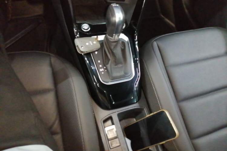 Used Volkswagen T-ROC 2020 280TSI DSG Two-Wheel Drive Comfort Version Gear Lever