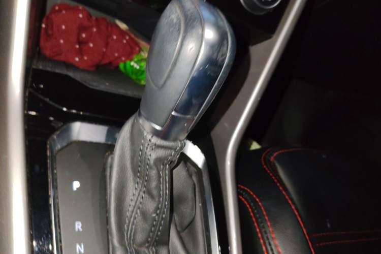 Used Volkswagen T-ROC 2020 230TSI DSG Two-Wheel Drive Advanced Version Gear Lever