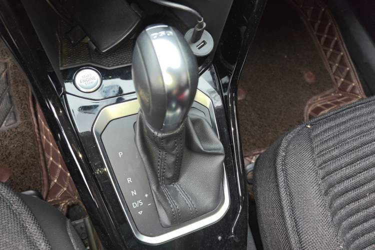 Used Volkswagen T-ROC 2020 280TSI DSG Two-Wheel Drive Comfort Version Gear Lever