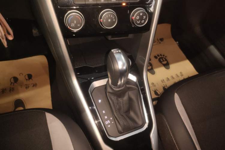 Used Volkswagen T-ROC 2020 280TSI DSG Two-Wheel-Drive Elite Version Gear Lever