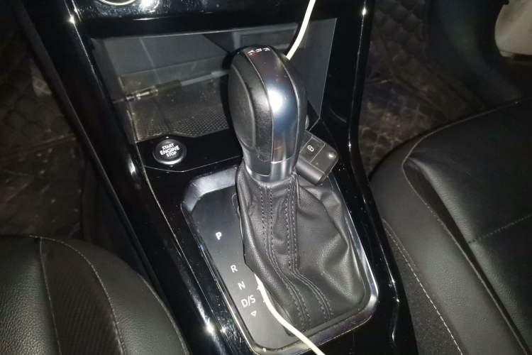 Used Volkswagen T-ROC 2020 280TSI DSG Two-Wheel Drive Comfort Version Gear Lever