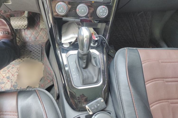 Used Volkswagen T-ROC 2020 280TSI DSG Two-Wheel Drive Comfort Version Gear Lever