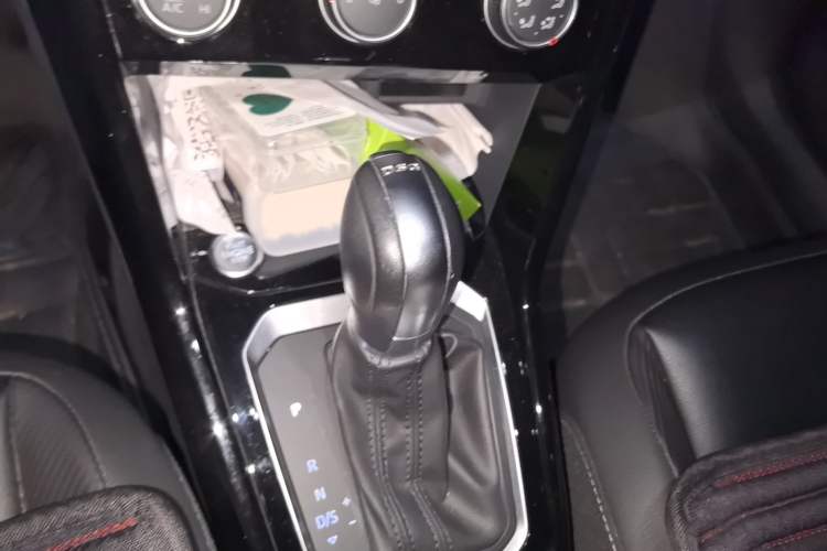 Used Volkswagen T-ROC 2020 280TSI DSG Two-Wheel Drive Comfort Version Gear Lever
