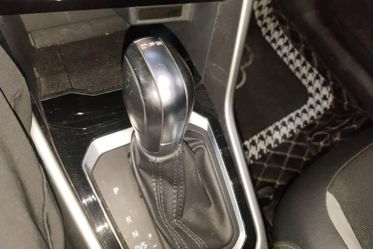 Used Volkswagen T-ROC 2020 280TSI DSG Two-Wheel-Drive Elite Version Gear Lever