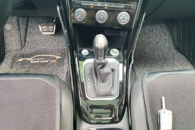 Used Volkswagen T-ROC 2020 280TSI DSG Two-Wheel Drive Comfort Version Gear Lever
