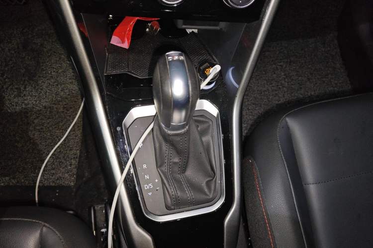Used Volkswagen T-ROC 2020 230TSI DSG Two-Wheel Drive Advanced Version Gear Lever