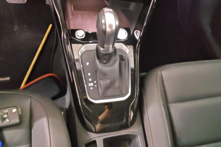 Used Volkswagen T-ROC 2020 280TSI DSG Two-Wheel Drive Comfort Version Gear Lever