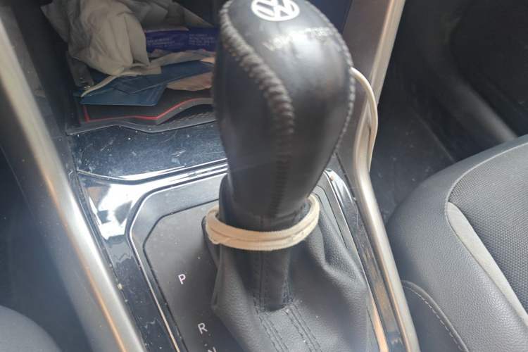 Used Volkswagen T-ROC 2020 230TSI DSG Two-Wheel Drive Advanced Version Gear Lever