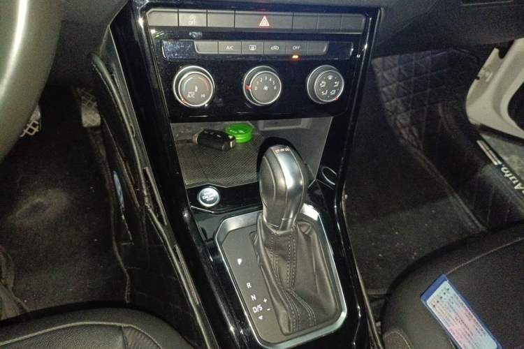 Used Volkswagen T-ROC 2020 280TSI DSG Two-Wheel Drive Comfort Version Gear Lever