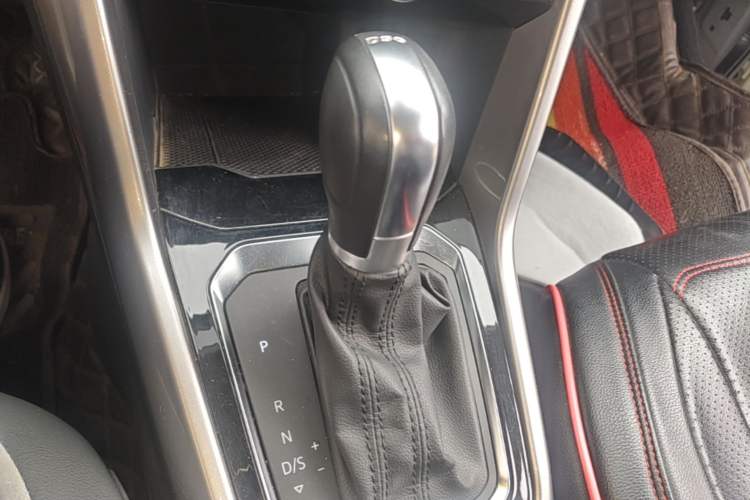 Used Volkswagen T-ROC 2020 280TSI DSG Two-Wheel-Drive Elite Version Gear Lever