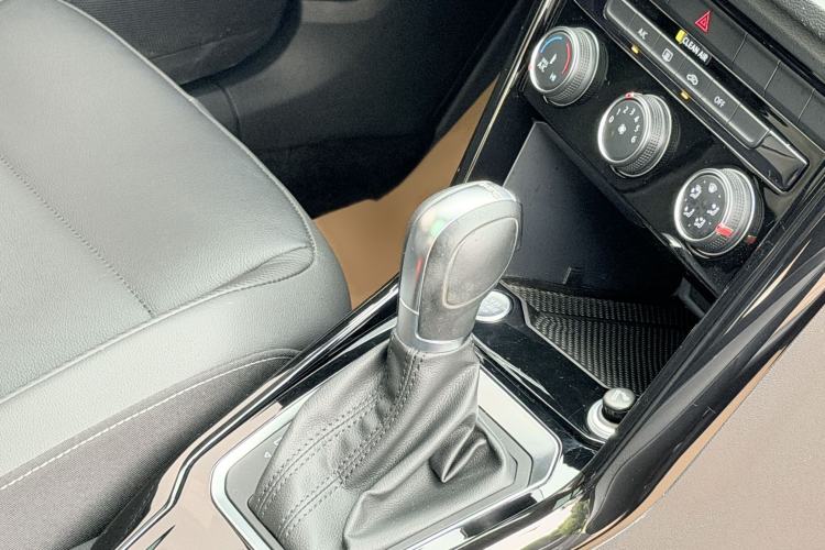 Used Volkswagen T-ROC 2020 280TSI DSG Two-Wheel Drive Comfort Version Gear Lever