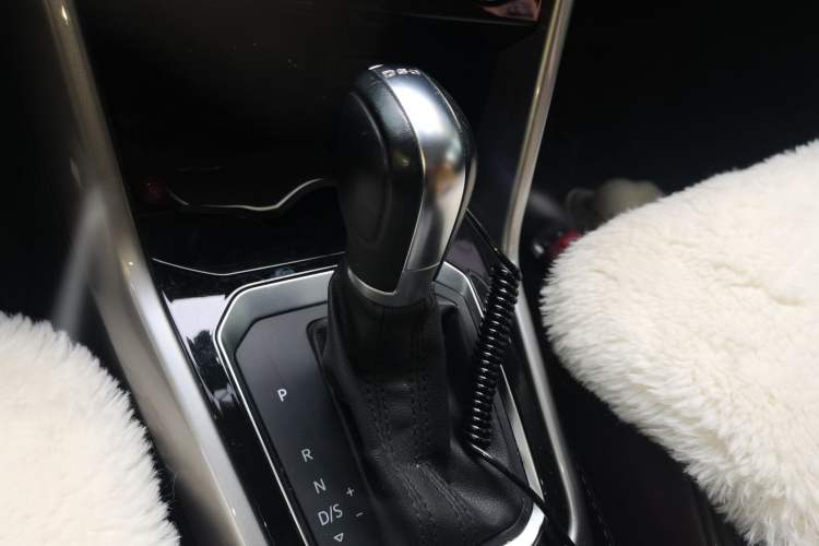 Used Volkswagen T-ROC 2020 280TSI DSG Two-Wheel Drive Advanced Version Gear Lever