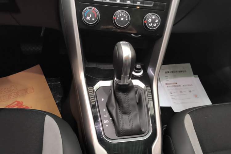 Used Volkswagen T-ROC 2020 280TSI DSG Two-Wheel-Drive Elite Version Gear Lever