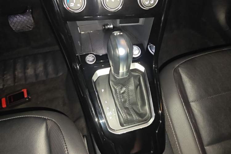 Used Volkswagen T-ROC 2020 280TSI DSG Two-Wheel Drive Comfort Version Gear Lever
