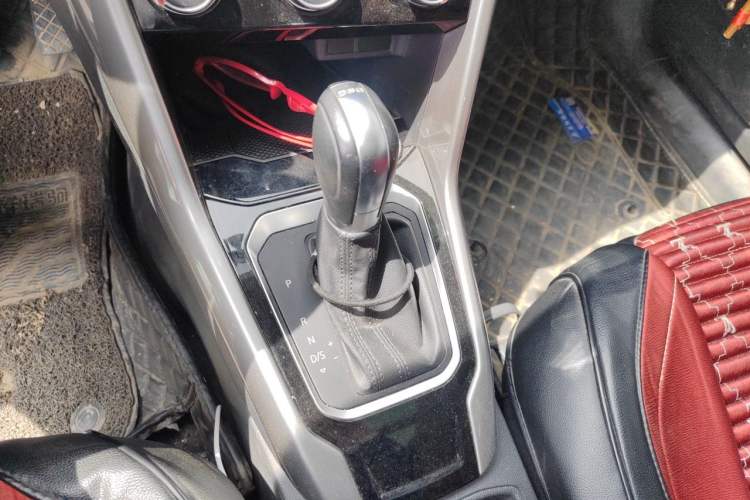 Used Volkswagen T-ROC 2020 280TSI DSG Two-Wheel Drive Advanced Version Gear Lever