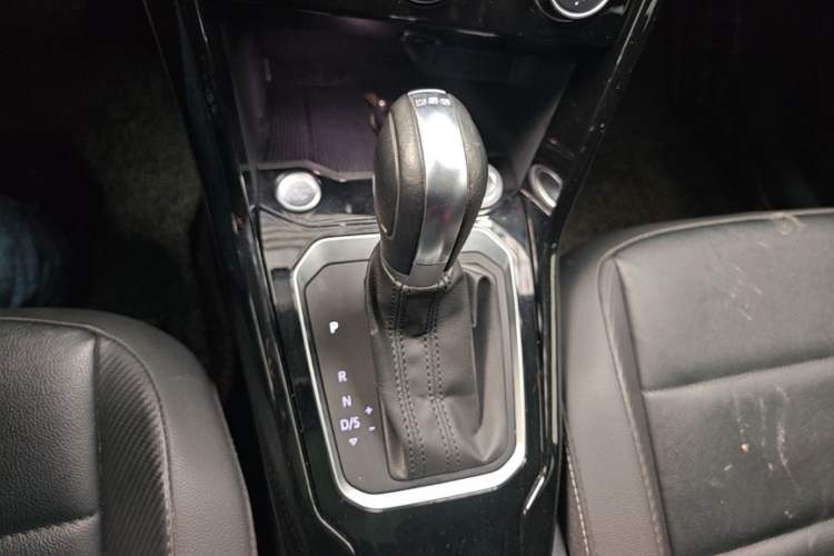 Used Volkswagen T-ROC 2020 280TSI DSG Two-Wheel Drive Comfort Version Gear Lever