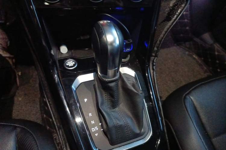 Used Volkswagen T-ROC 2020 280TSI DSG Two-Wheel Drive Comfort Version Gear Lever