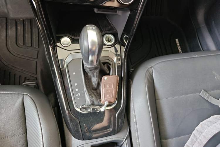 Used Volkswagen T-ROC 2020 280TSI DSG Two-Wheel Drive Comfort Version Gear Lever