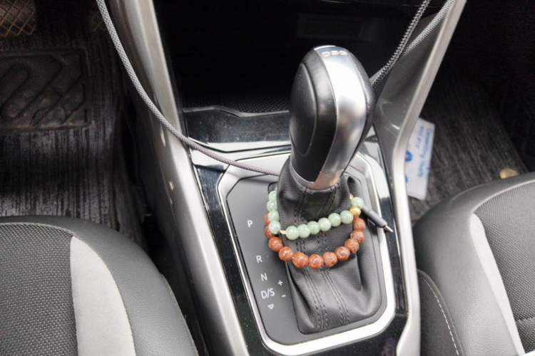 Used Volkswagen T-ROC 2020 230TSI DSG Two-Wheel Drive Advanced Version Gear Lever
