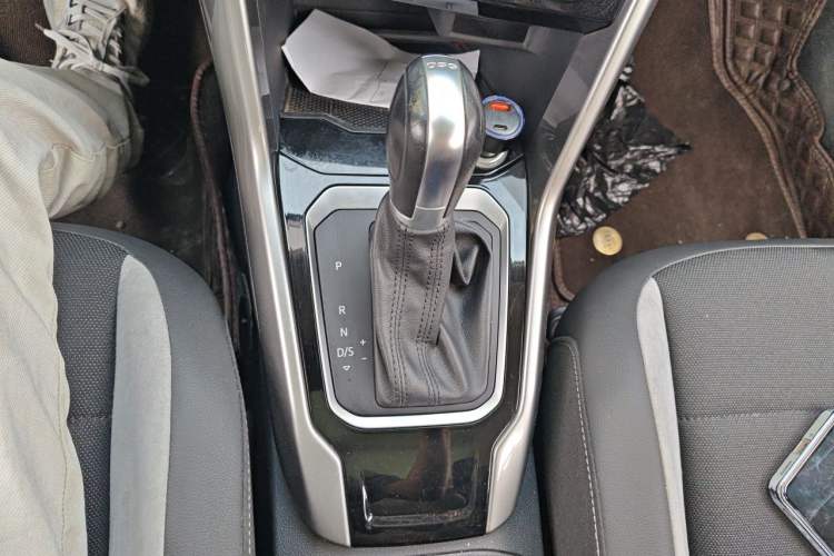 Used Volkswagen T-ROC 2020 280TSI DSG Two-Wheel Drive Advanced Version Gear Lever