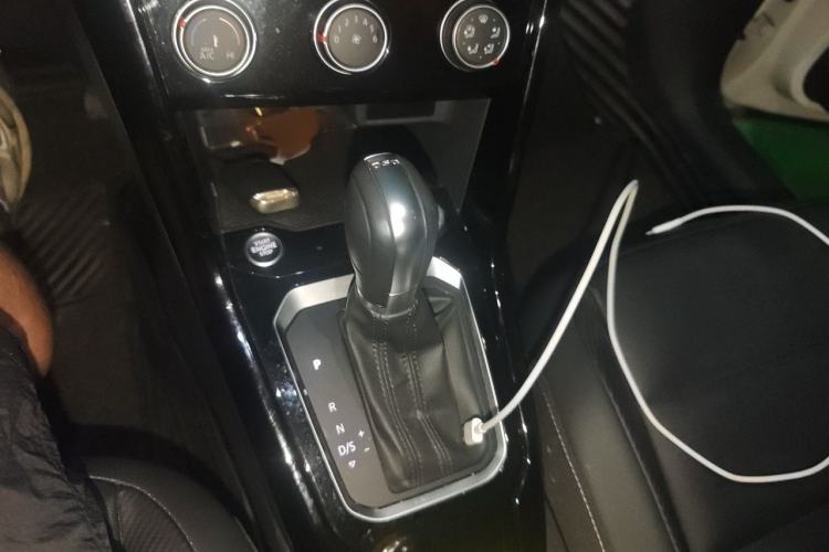 Used Volkswagen T-ROC 2020 280TSI DSG Two-Wheel Drive Comfort Version Gear Lever