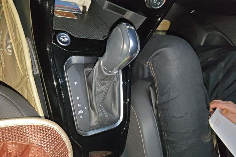 Used Volkswagen T-ROC 2020 280TSI DSG Two-Wheel Drive Comfort Version Gear Lever