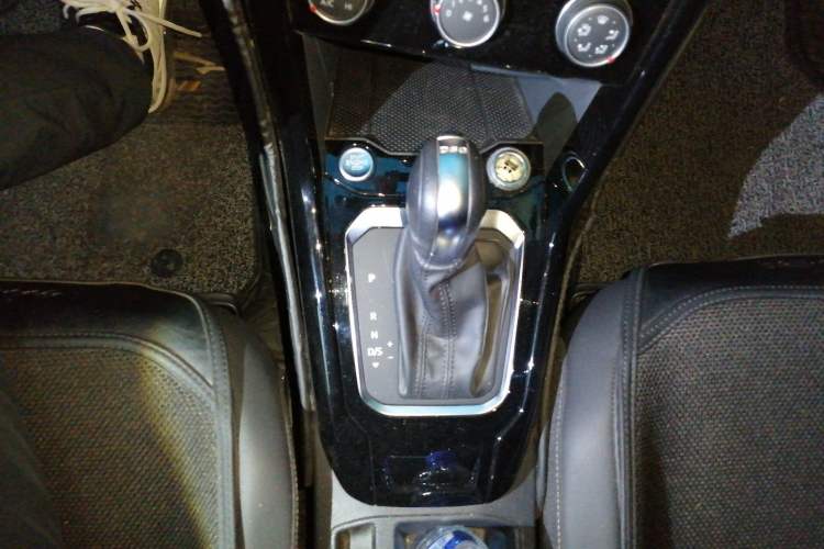 Used Volkswagen T-ROC 2020 280TSI DSG Two-Wheel Drive Comfort Version Gear Lever