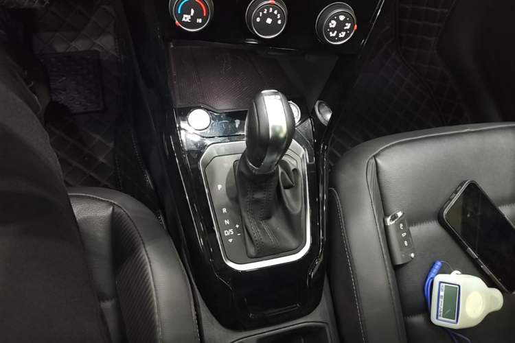 Used Volkswagen T-ROC 2020 280TSI DSG Two-Wheel Drive Comfort Version Gear Lever