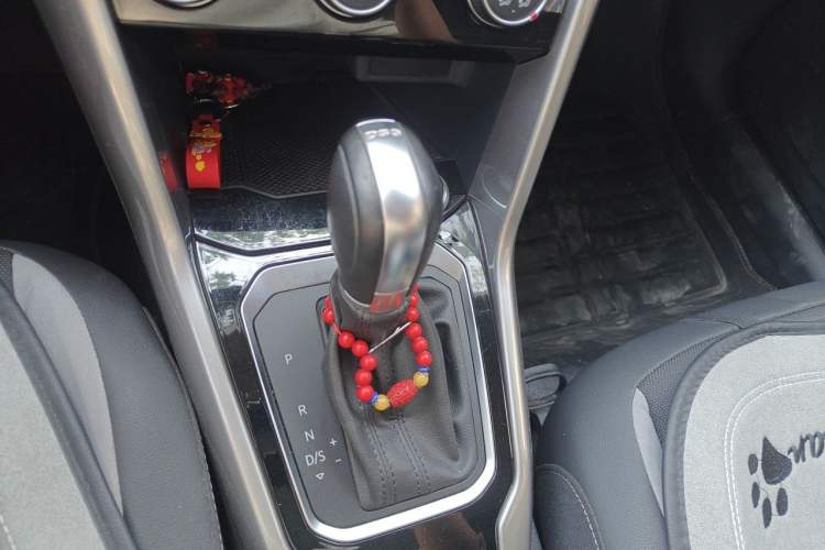 Used Volkswagen T-ROC 2020 230TSI DSG Two-Wheel Drive Advanced Version Gear Lever